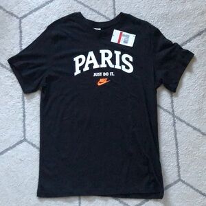 NWT NIKE Paris T-shirt Mens L